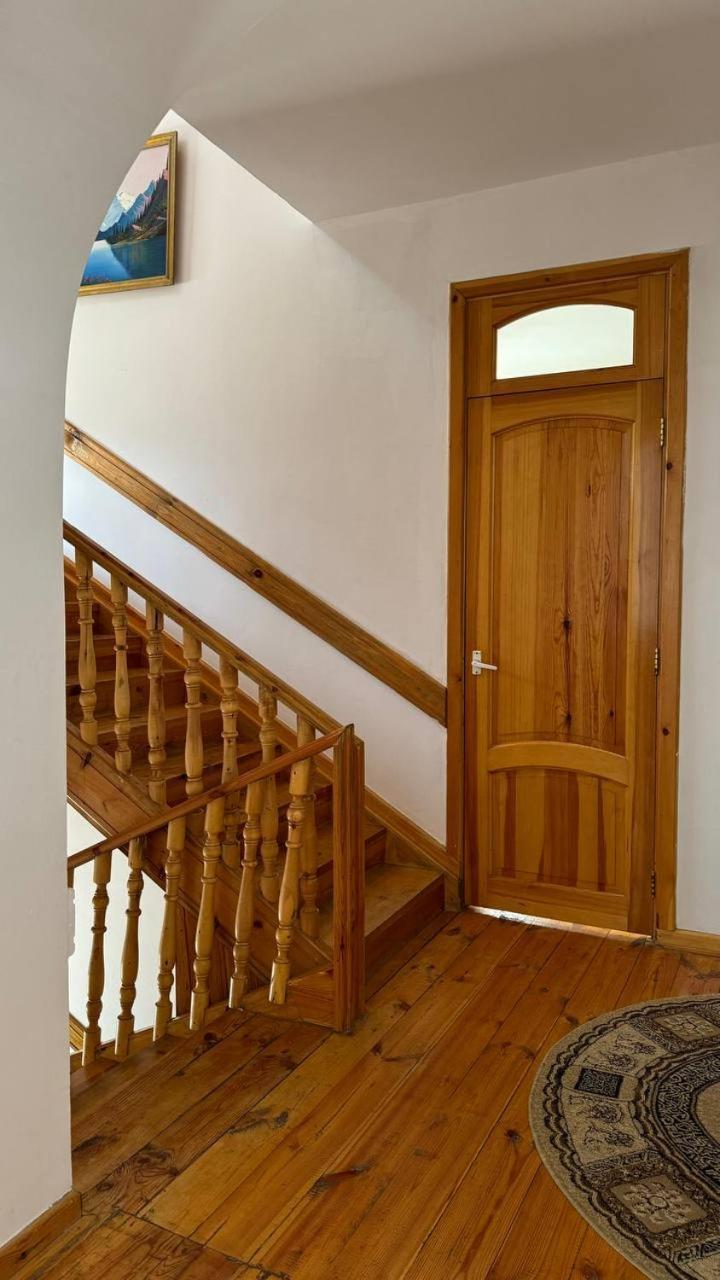 Дом 14 Bed and Breakfast Osh Buitenkant foto