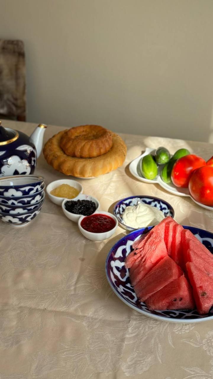 Дом 14 Bed and Breakfast Osh Buitenkant foto