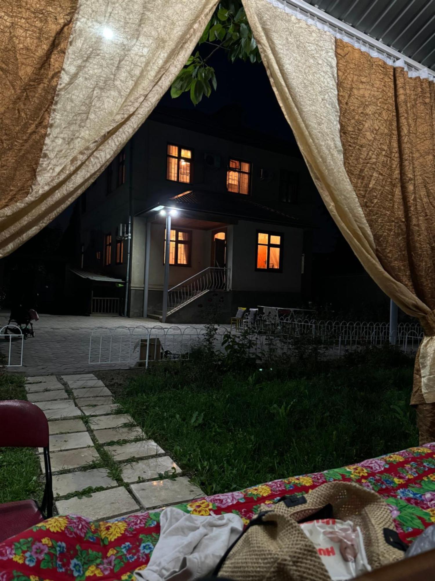Дом 14 Bed and Breakfast Osh Buitenkant foto